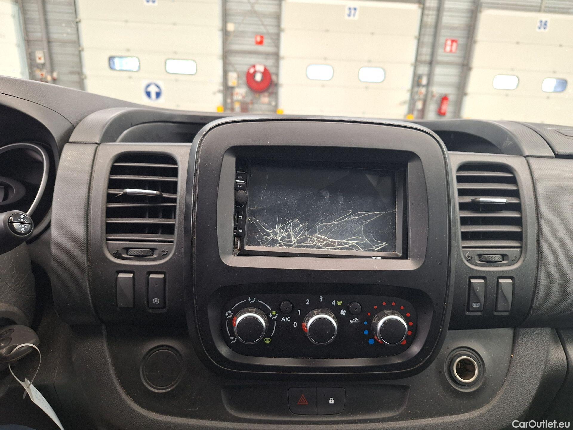  Renault  Trafic Renault, _ '14, Traf.L2H1 29dCi 120 Gr.Conf. #1