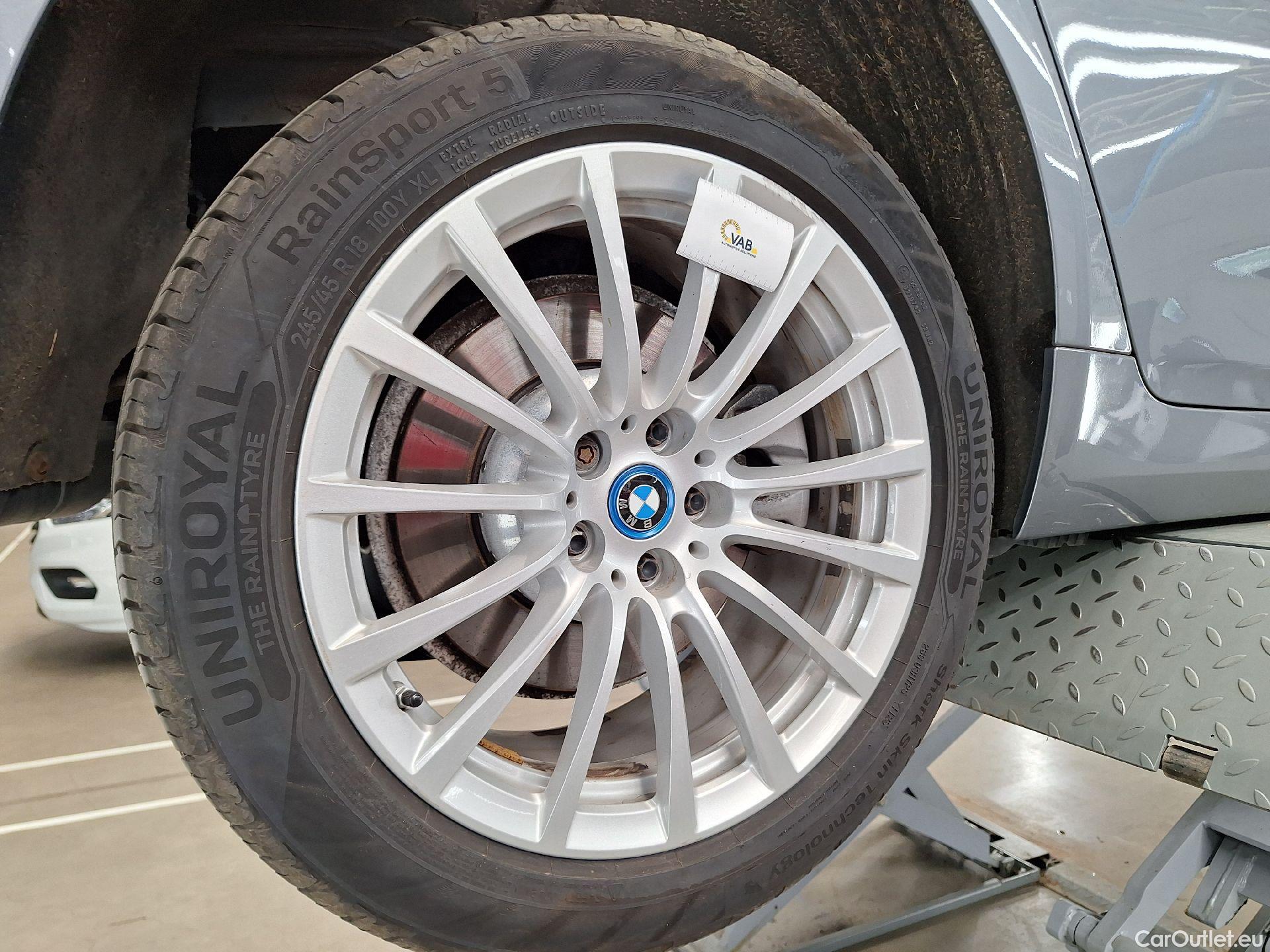  Bmw  Serie 5 BMW, 5-ser To FL'20 PHEV, 520e Touring 150kW Aut #24