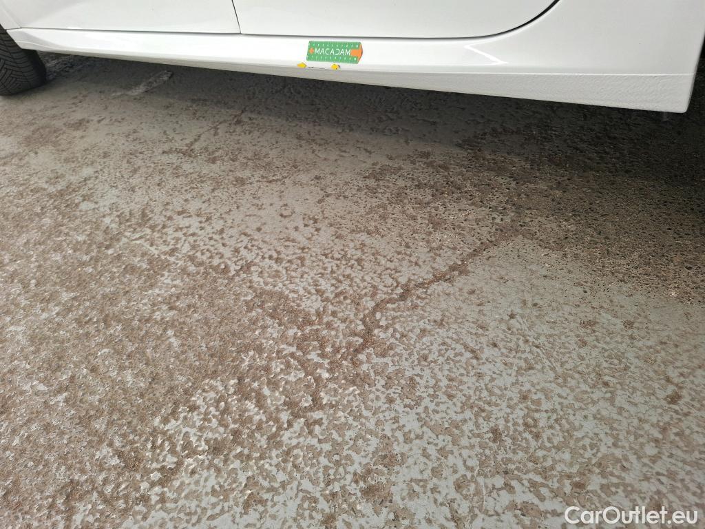  Peugeot  208  Premium 1.2 PureTech 75CV BVM5 E6d #60