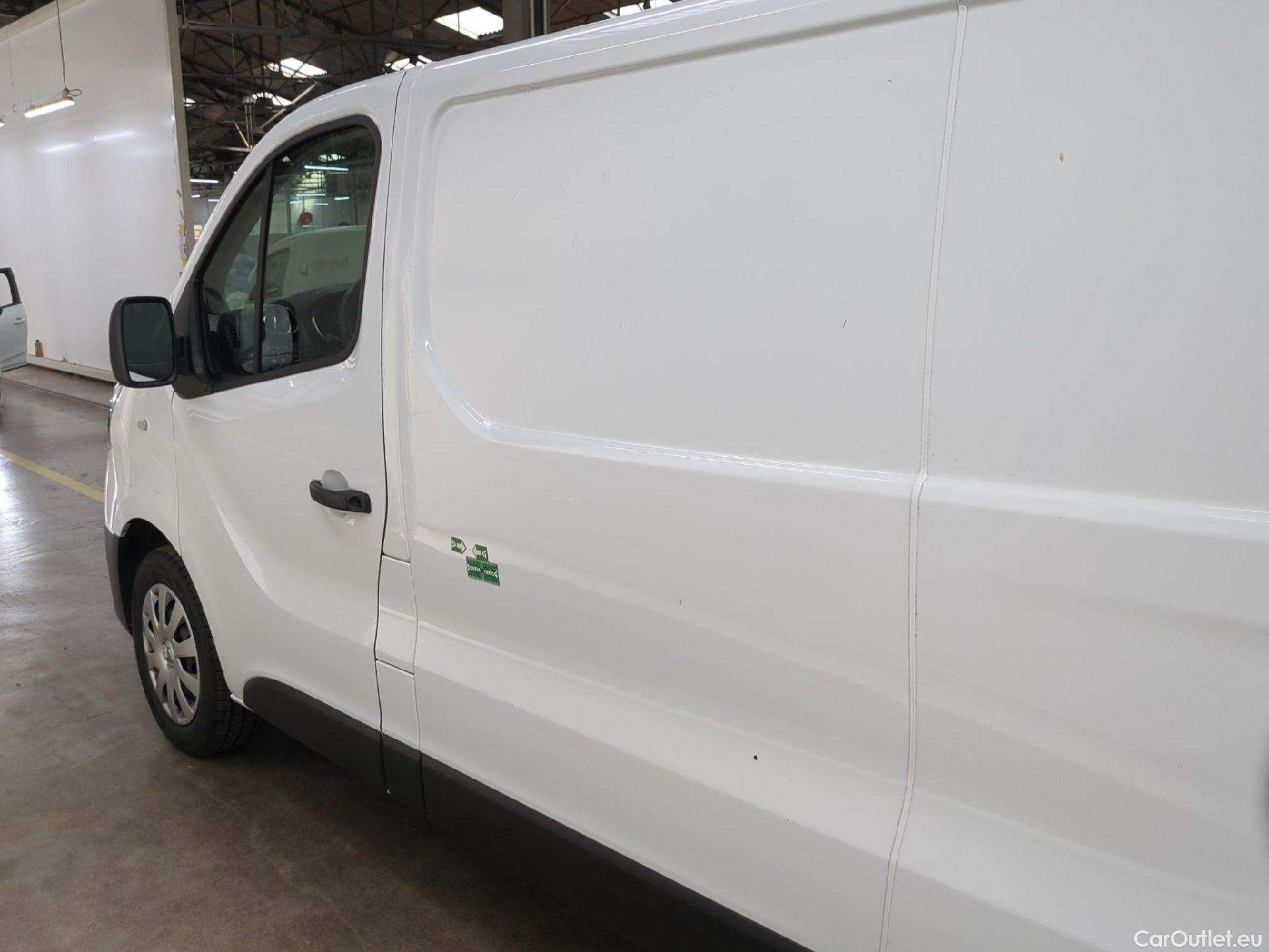  Renault  Trafic RENAULT  VU 4p Fourgon FG GCF L2H1 1300 dCi 120 #26