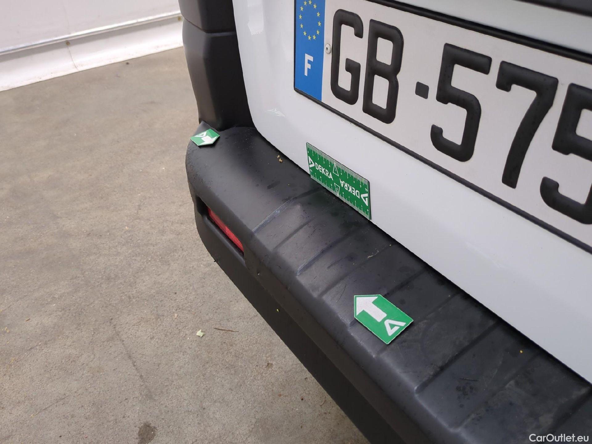  Renault  Trafic RENAULT  VU 4p Fourgon FG GCF L2H1 1300 dCi 120 #29