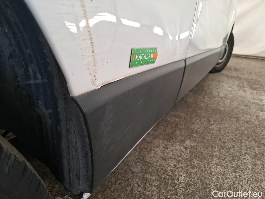  Renault  Trafic  III Fourgon L2H1 3T Confort 2.0 dCi 130CV BVM6 E6d #30
