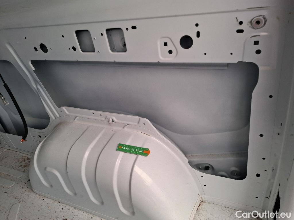  Renault  Trafic  III Fourgon L2H1 3T Confort 2.0 dCi 130CV BVM6 E6d #10