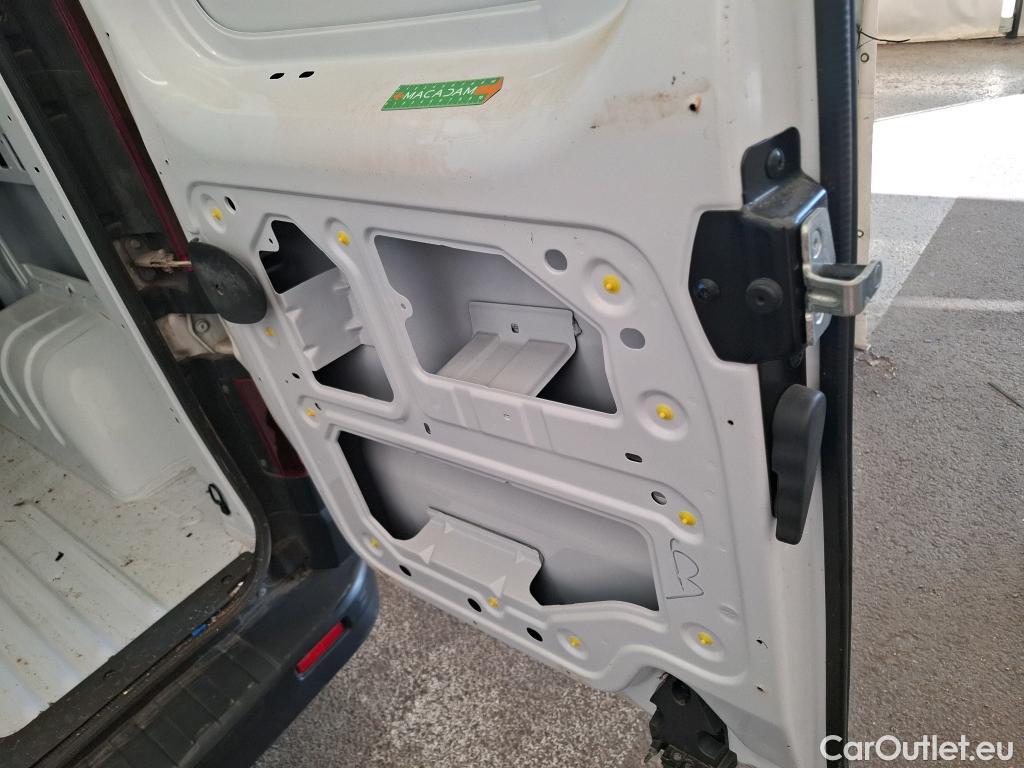  Renault  Trafic  III Fourgon L2H1 3T Confort 2.0 dCi 130CV BVM6 E6d #28