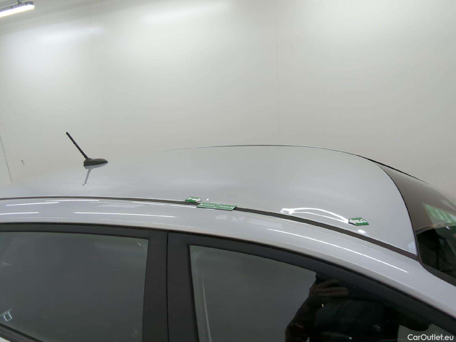  Hyundai  i20  Initia 1.2 85CV BVM5 E6d #16