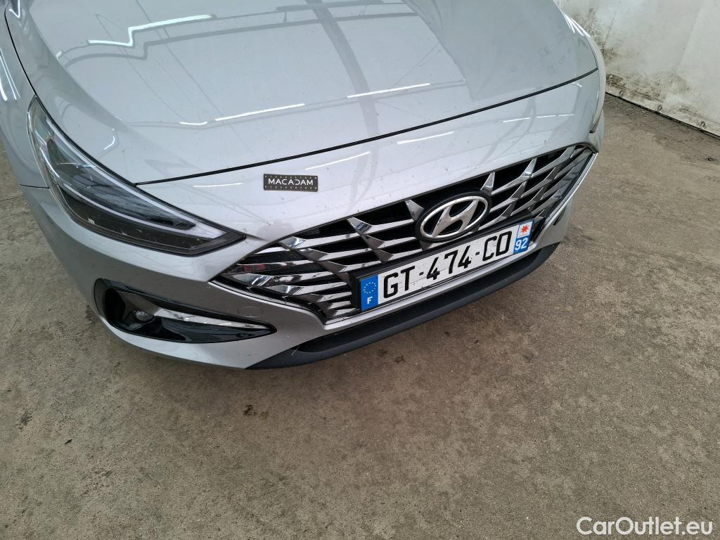  Hyundai  i30 HYUNDAI  Sport Wagon / 2020 / 5P / Break 1.0 T-GDI 120 DCT-7 MHEV CREATIVE SW #24