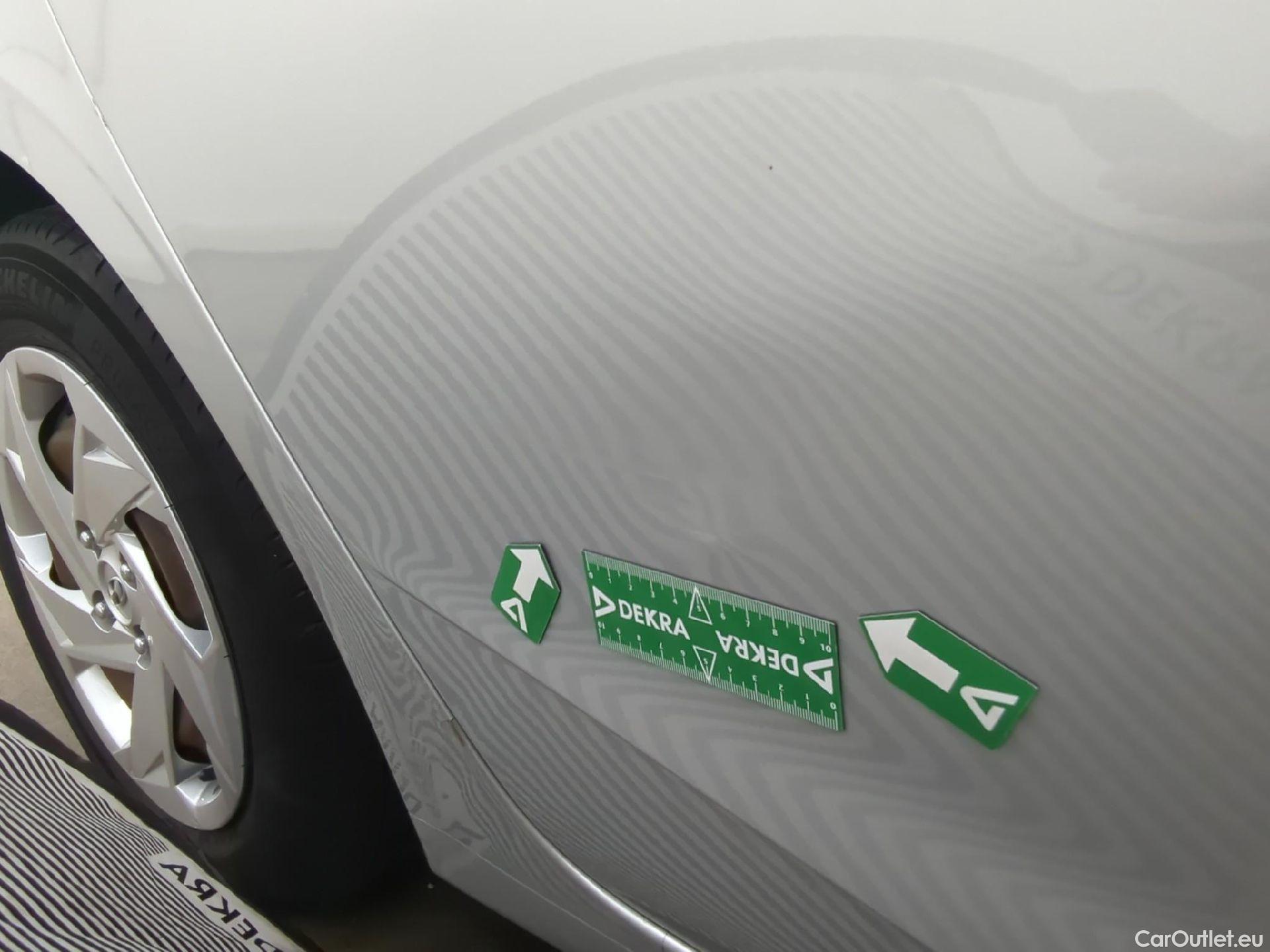  Hyundai  i20  Initia 1.2 85CV BVM5 E6d #9