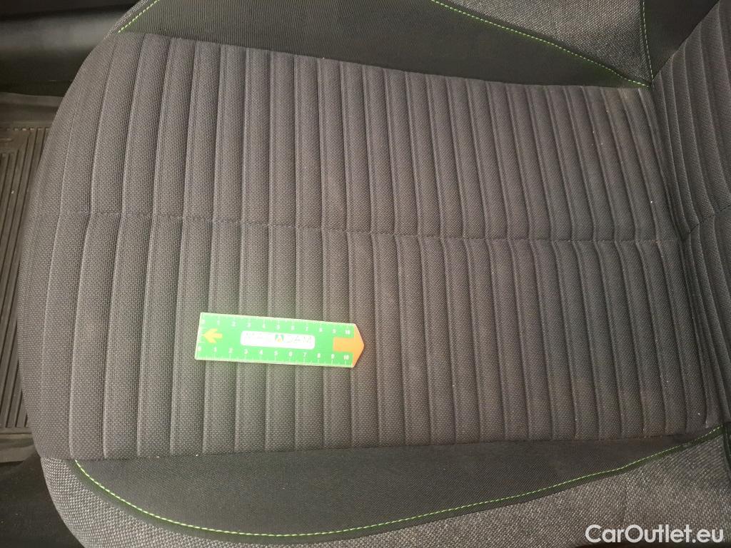  Peugeot  208 PEUGEOT  / 2023 / 5P / Berline PureTech 100 S&S Active #19