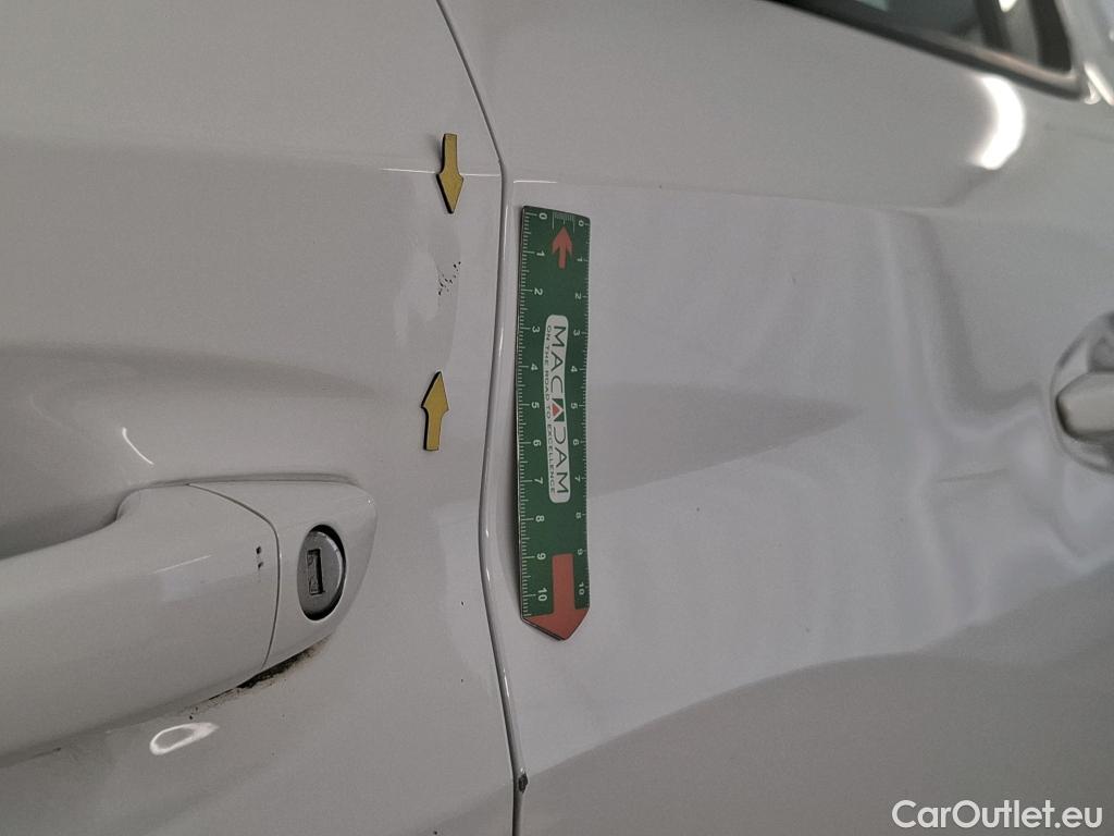  Peugeot  208 PEUGEOT  / 2023 / 5P / Berline PureTech 100 S&S Active #14