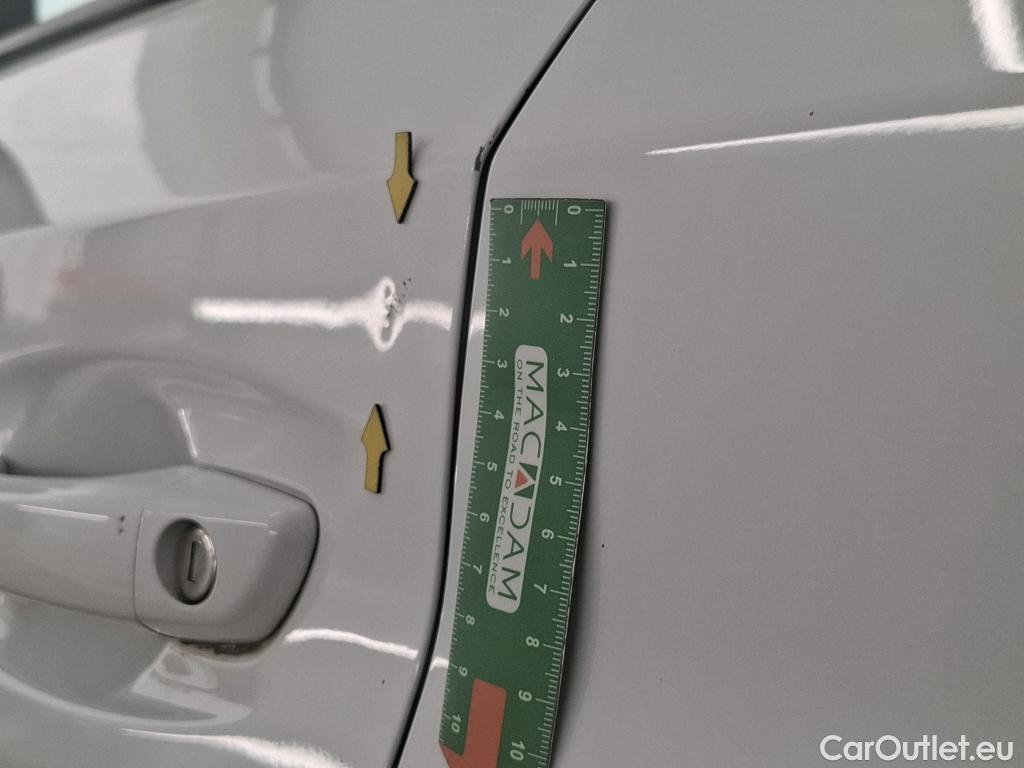 Peugeot  208 PEUGEOT  / 2023 / 5P / Berline PureTech 100 S&S Active #13