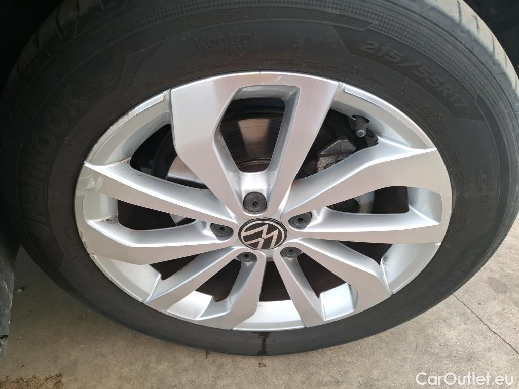  Volkswagen  T-ROC VOLKSWAGEN  / 2021 / 5P / SUV 1.5 TSI 150 EVO STYLE DSG7 #1