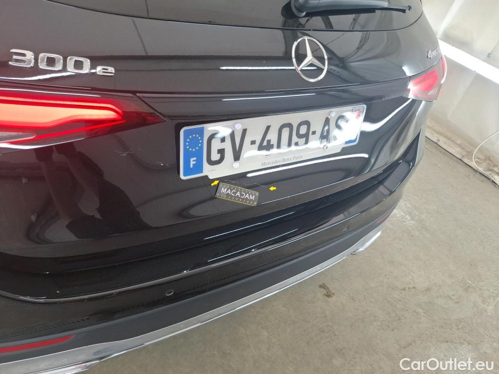  Mercedes  GLC MERCEDES-BENZ  / 2022 / 5P / SUV  300 e Avantgarde Line 4MATIC #10