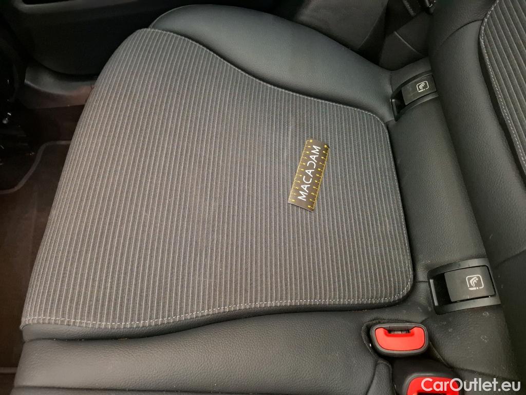  Mercedes  GLC MERCEDES-BENZ  / 2022 / 5P / SUV  300 e Avantgarde Line 4MATIC #30