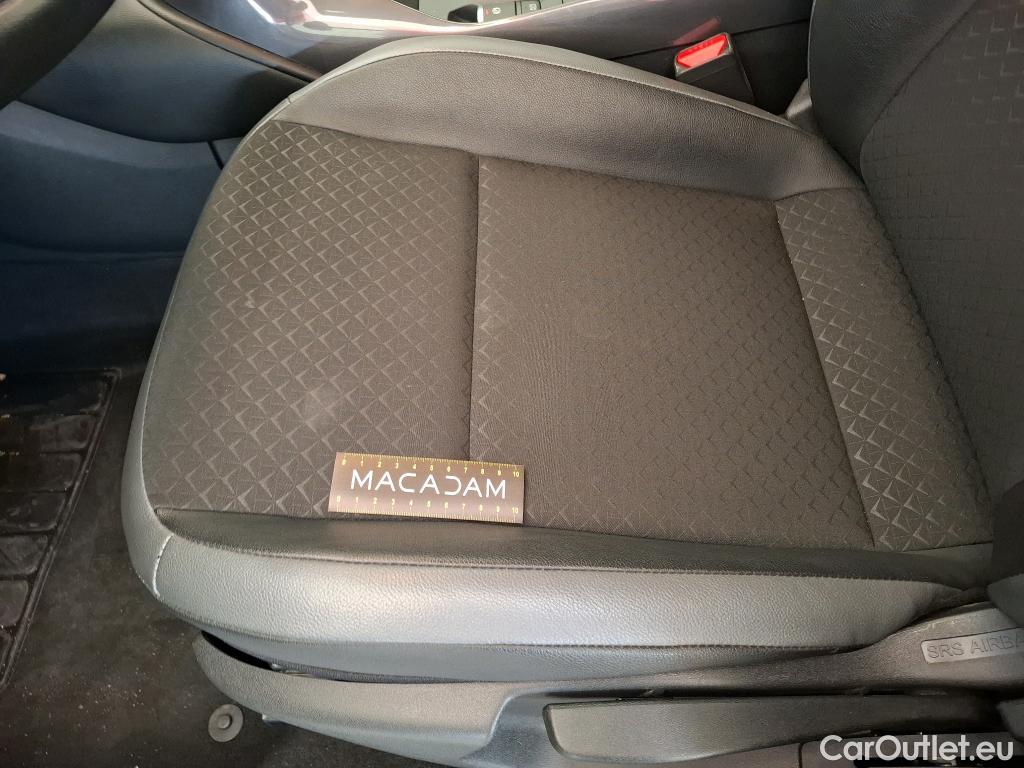  Nissan  Juke NISSAN  2019 5P Crossover Hybrid 143 Business+ #13