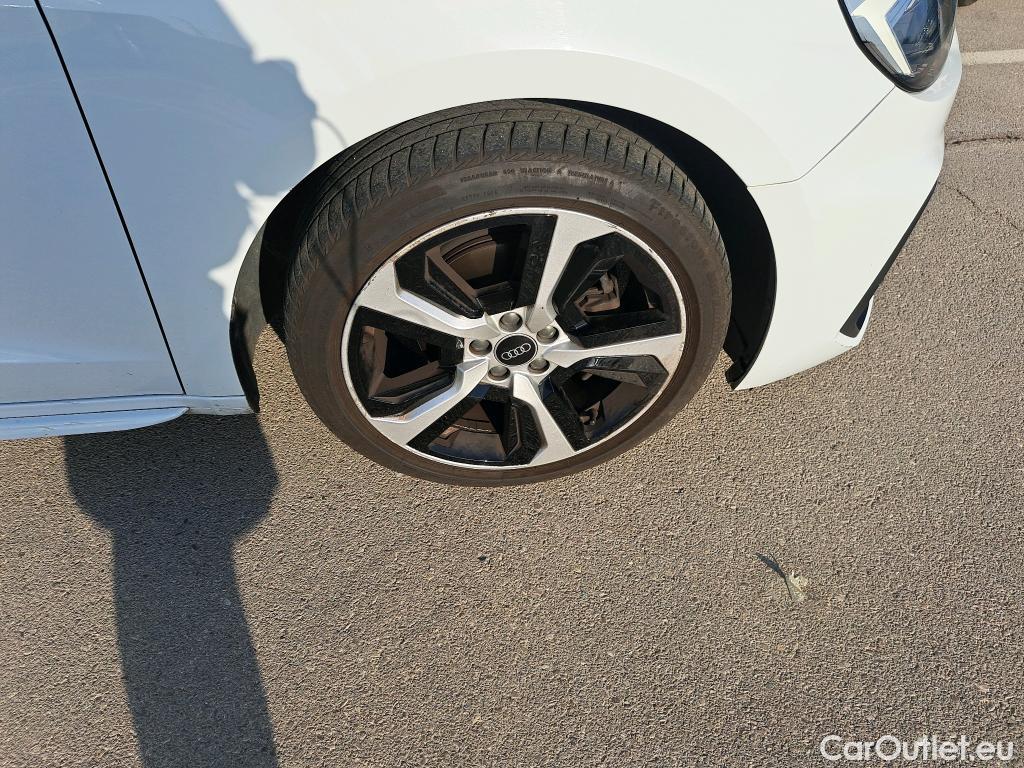  Audi  A1 Sportback AUDI A1 / 2018 / 5P / berlina con portón Sportback Adrenalin 30 TFSI 81kW S tron(SP) #18
