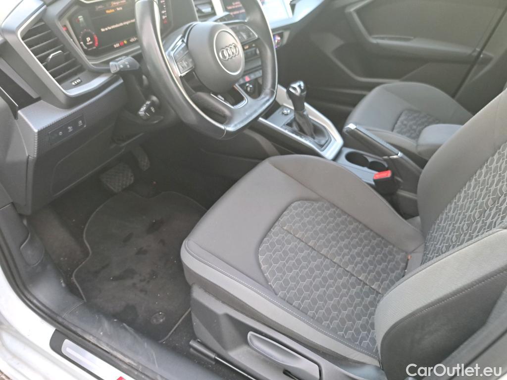  Audi  A1 Sportback AUDI A1 / 2018 / 5P / berlina con portón Sportback Adrenalin 30 TFSI 81kW S tron(SP) #26