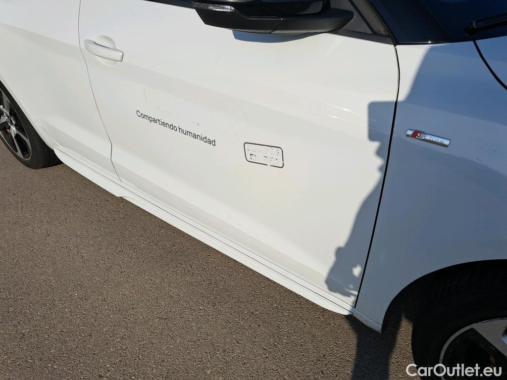  Audi  A1 Sportback AUDI A1 / 2018 / 5P / berlina con portón Sportback Adrenalin 30 TFSI 81kW S tron(SP) #7