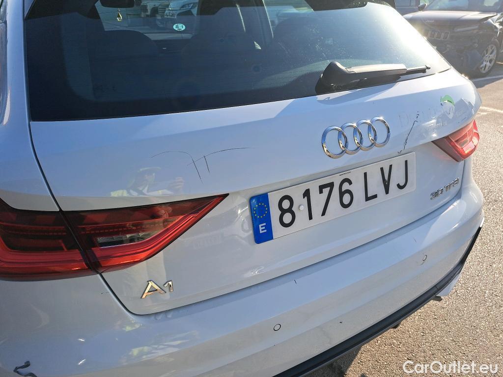  Audi  A1 Sportback AUDI A1 / 2018 / 5P / berlina con portón Sportback Adrenalin 30 TFSI 81kW S tron(SP) #5