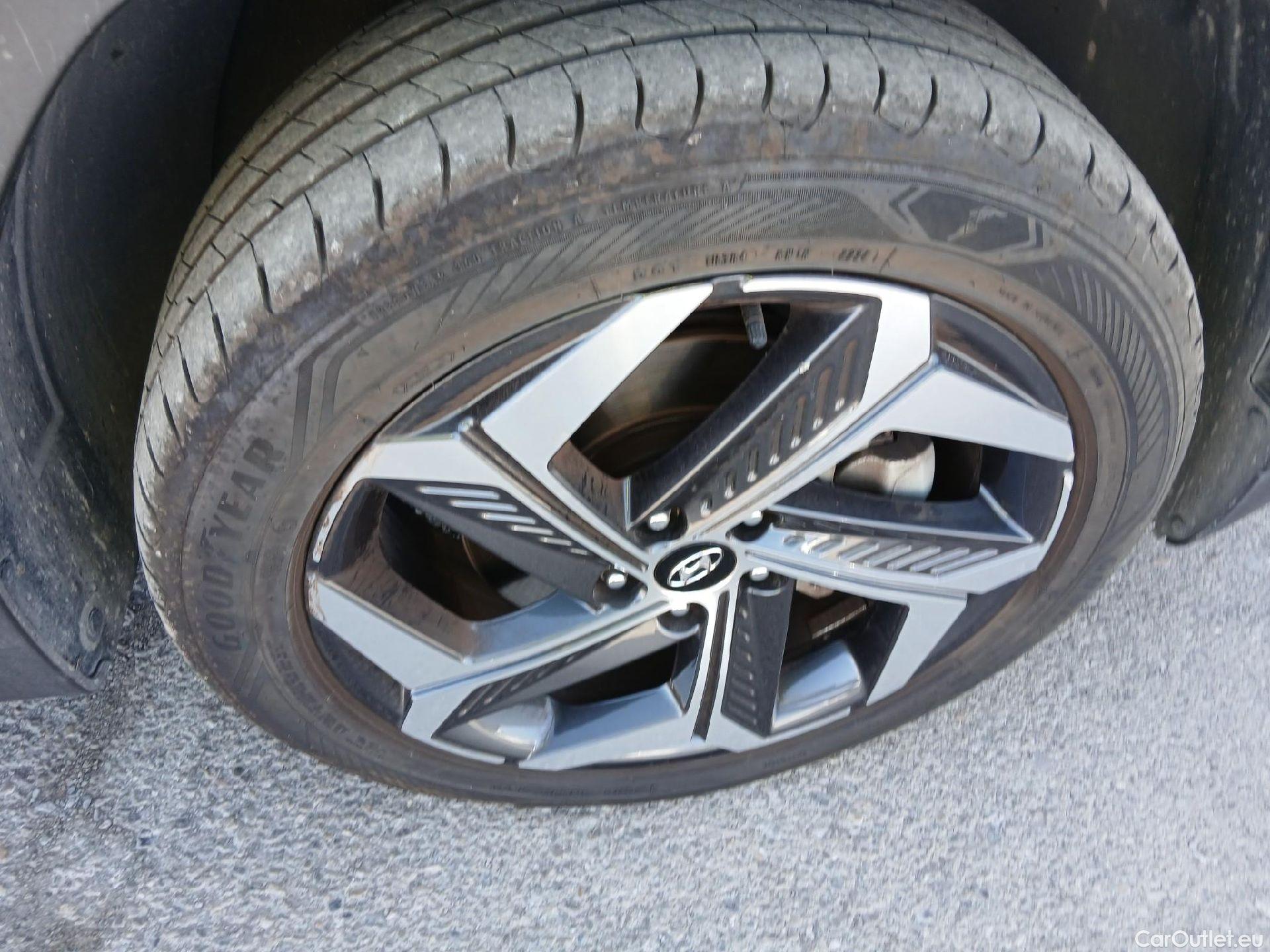  Hyundai  Tucson HYUNDAI  / 2020 / 5P / todoterreno 1.6 TGDI PHEV 195kW Style Auto 4x4 #24