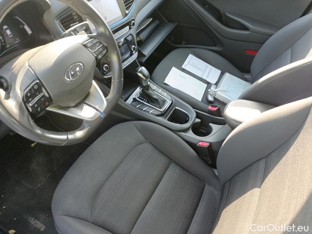  Hyundai   Ioniq HYUNDAI / 2016 / 5P / berlina con portón 1.6 GDI HEV Tecno DCT #6