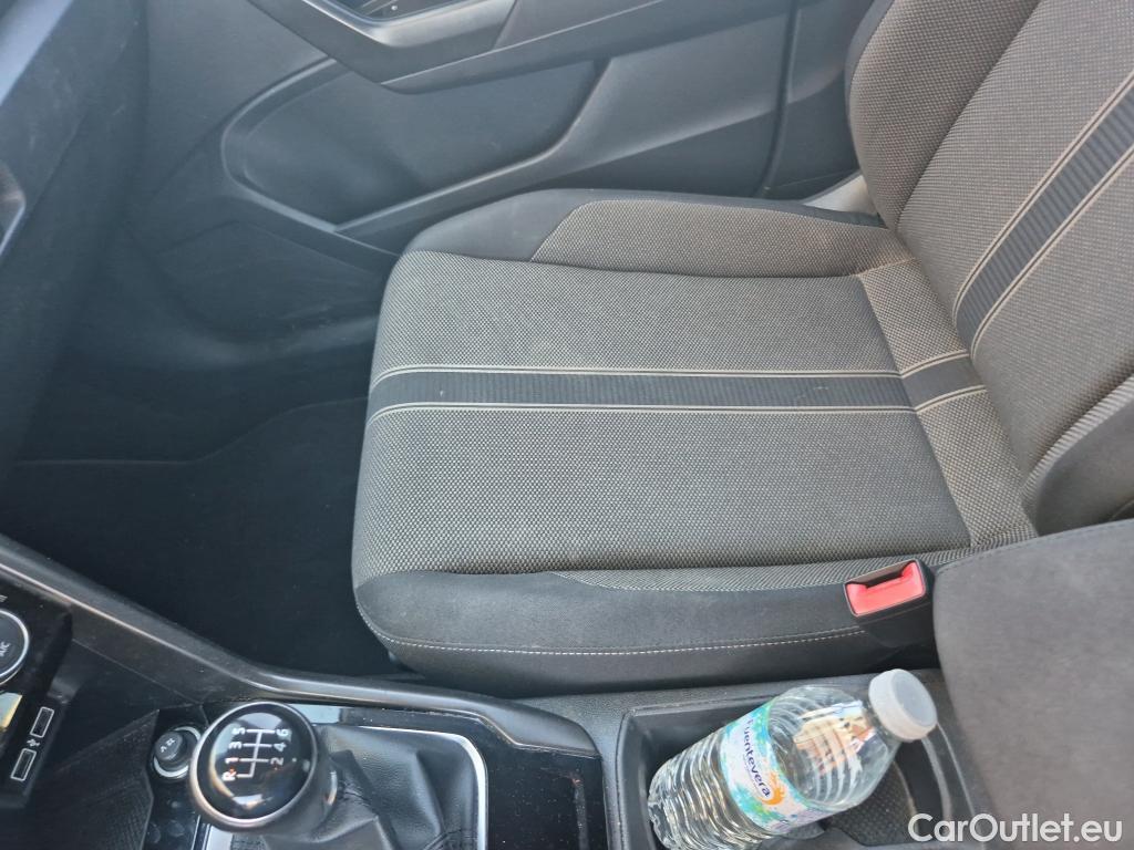  Volkswagen  T-ROC VOLKSWAGEN  / 2017 / 5P / todoterreno Advance 1.0 TSI 85kW (115CV) #11