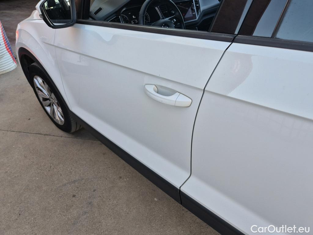  Volkswagen  T-ROC VOLKSWAGEN  / 2017 / 5P / todoterreno Advance 1.0 TSI 85kW (115CV) #15