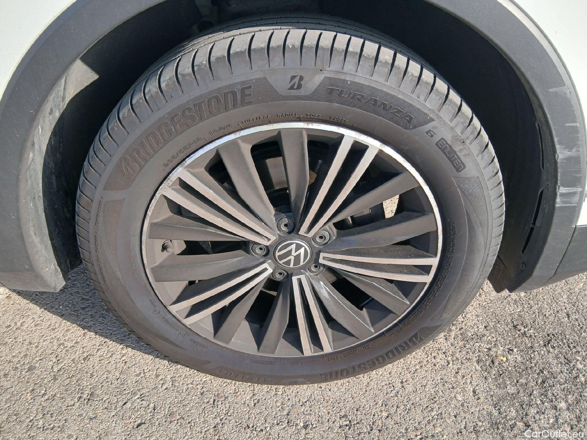  Volkswagen  Tiguan VOLKSWAGEN  / 2020 / 5P / todoterreno Life 1.5 TSI 110kW (150CV) DSG #32