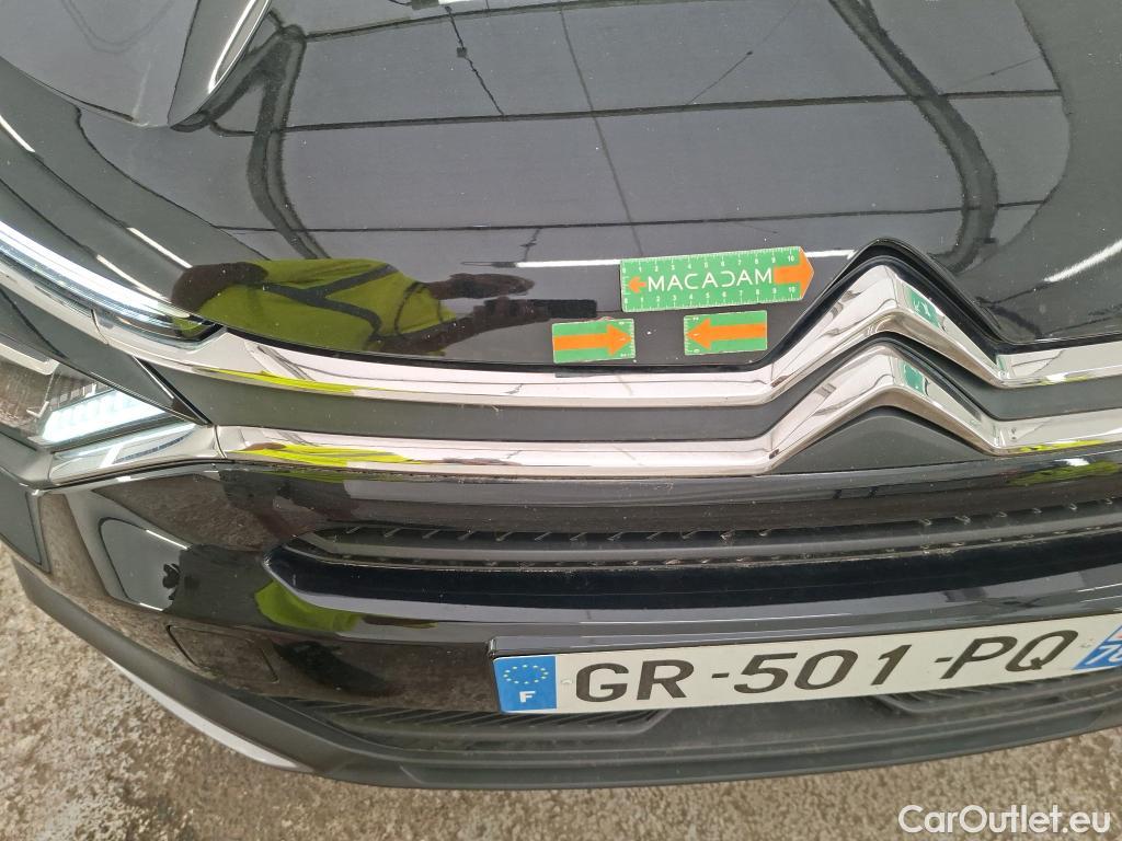  Citroen  C4 CITROEN  X / 2022 / 4P / Berline PureTech 130 S&S EAT8 Shine #2