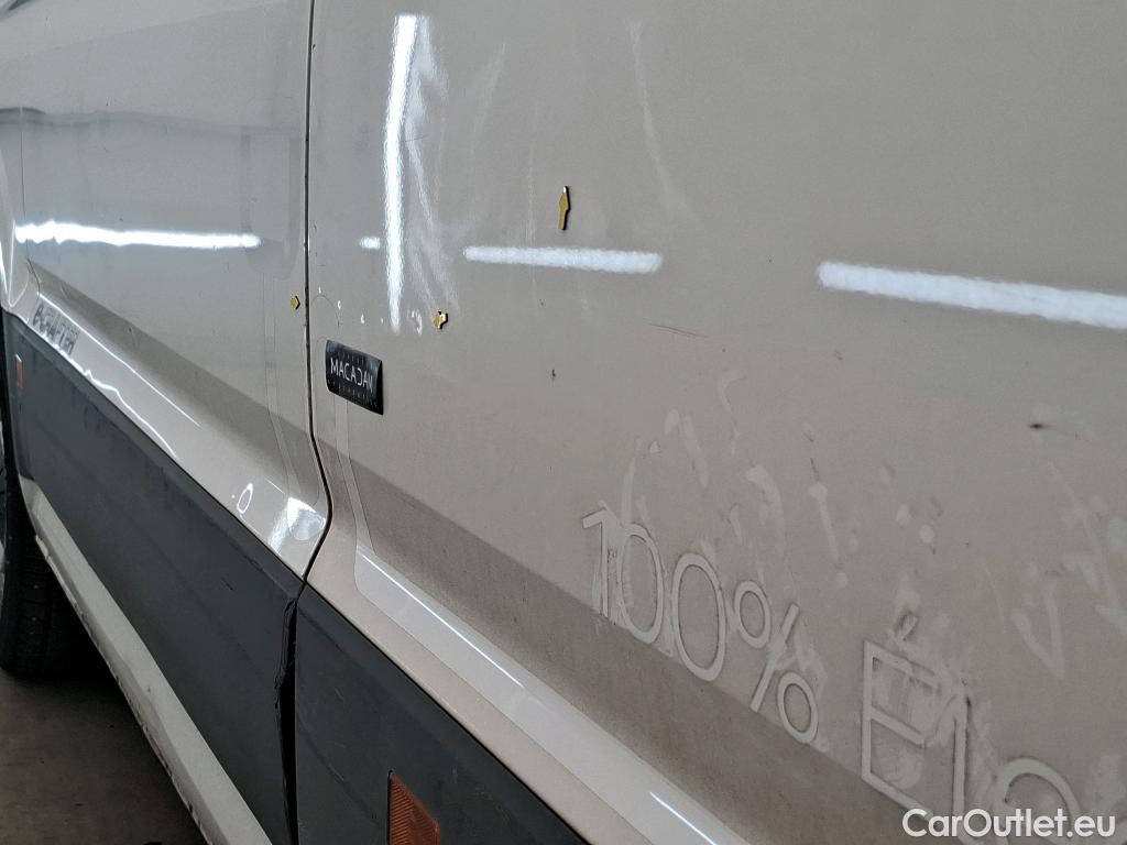  Volkswagen  Crafter  Fourgon e- 35 Fourgon mittellang Hochdach FWD 35kWh BVA #54