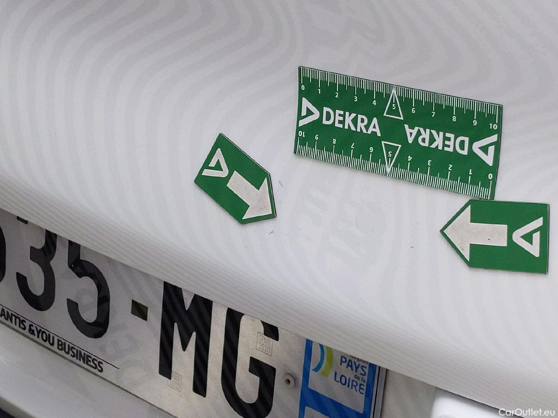  Citroen  C3 CITROEN  / 2020 / 5P / Berline PureTech 83 S&S BVM Feel Pack #32