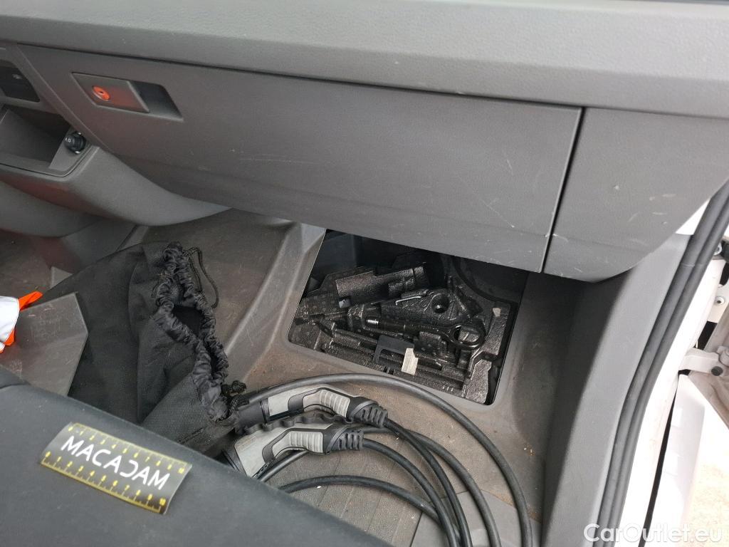  Volkswagen  Crafter  Fourgon e- 35 Fourgon mittellang Hochdach FWD 35kWh BVA #79