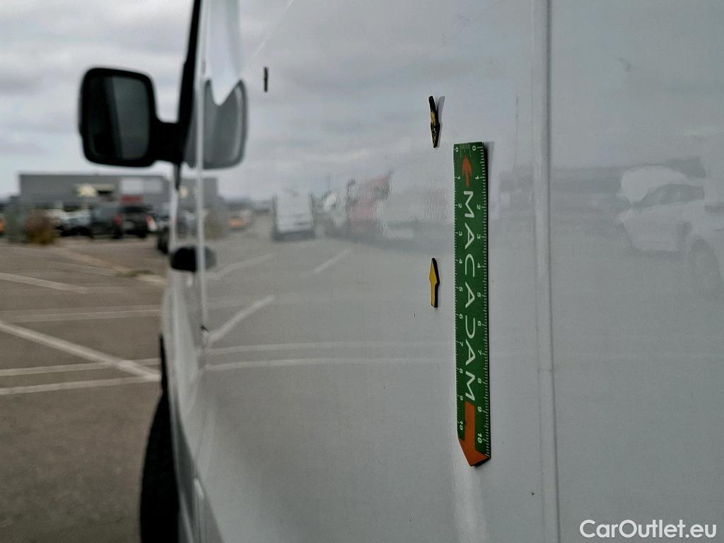  Renault  Trafic  Fourgon L1H1 3T Grand Confort 2.0 dCi 130CV BVM6 E6d #50