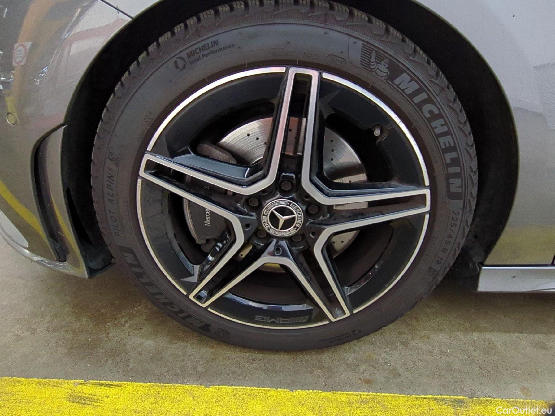  Mercedes  CLA-Klasse MERCEDES-BENZ CLA Shooting Brake / 2019 / 5P / Break CLA 200 d AMG Line BA8 #14