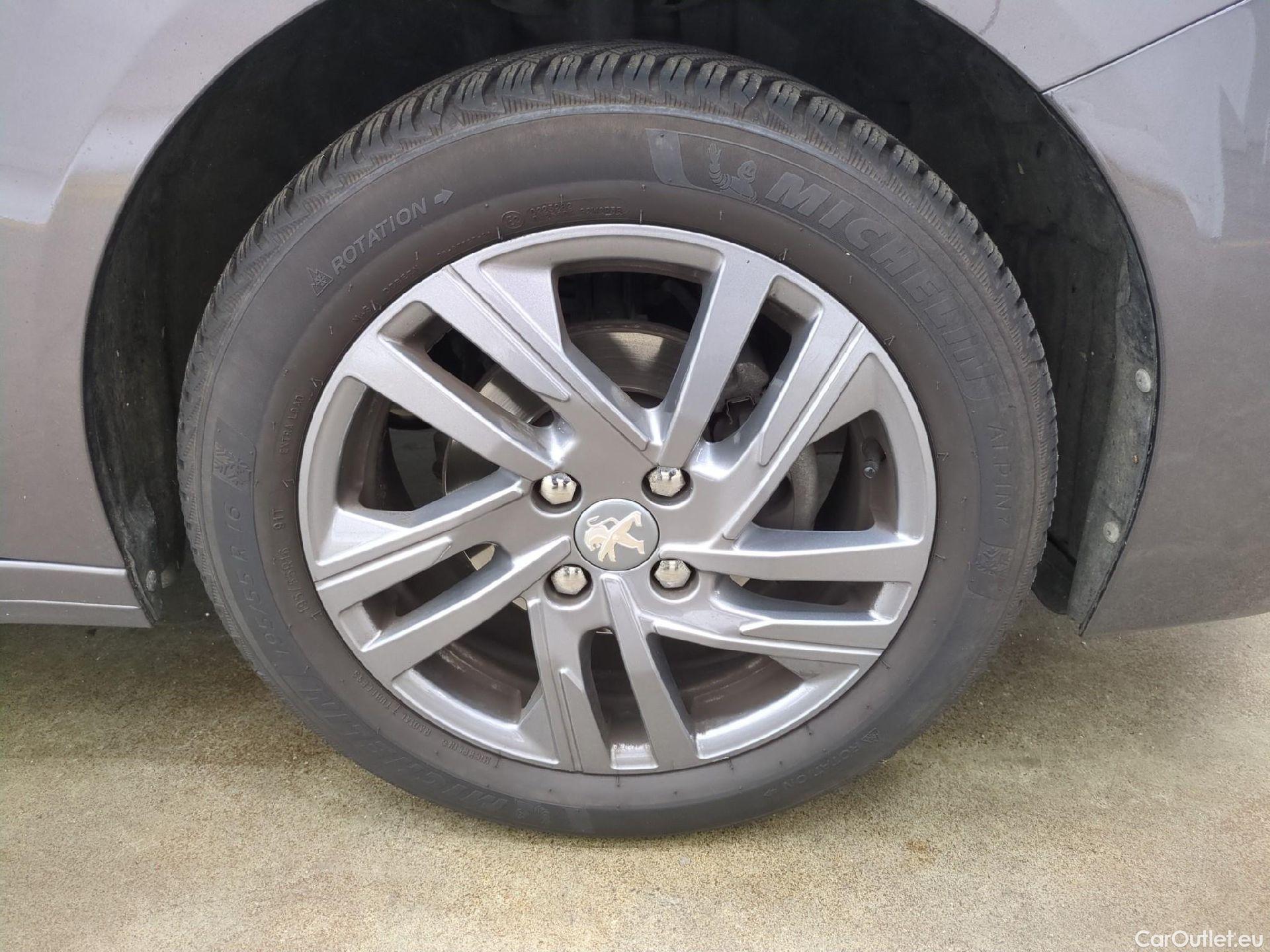  Peugeot  208  Active Business 1.2 PureTech #7