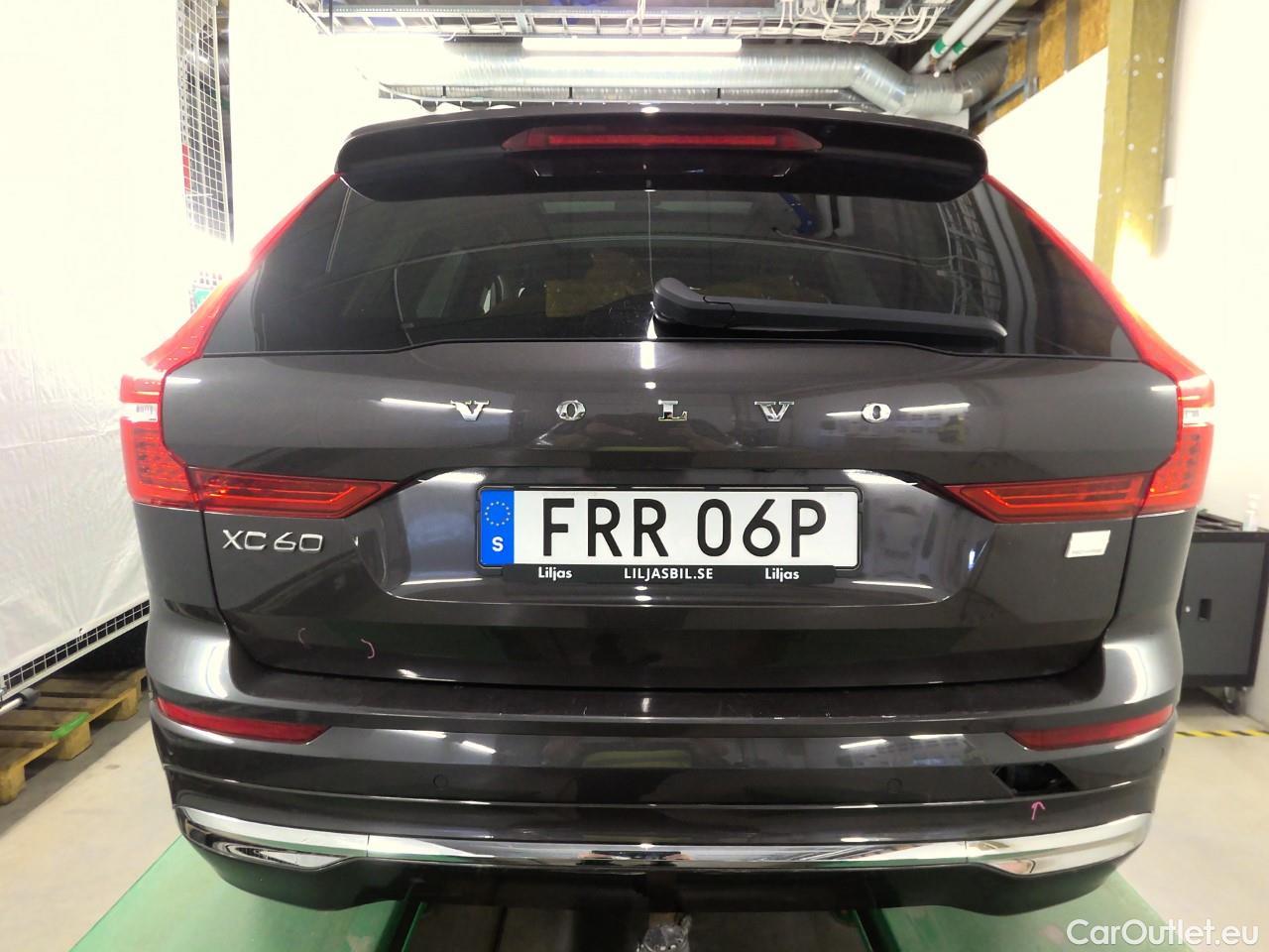  Volvo  XC60  T6 350 Co.Ed.Rec. AWD Aut #13