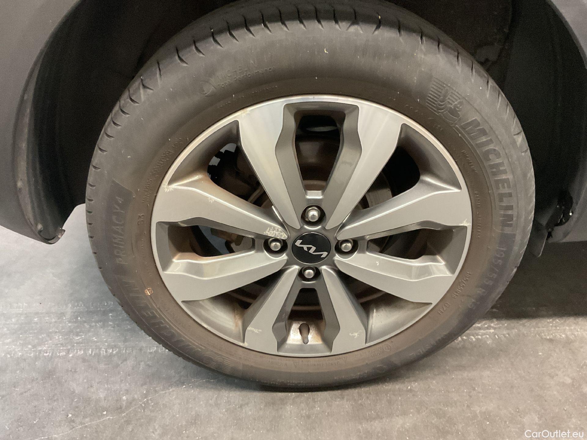  KIA  STONIC Kia,  FL'20, KIA  1.2 Pure 5d #11