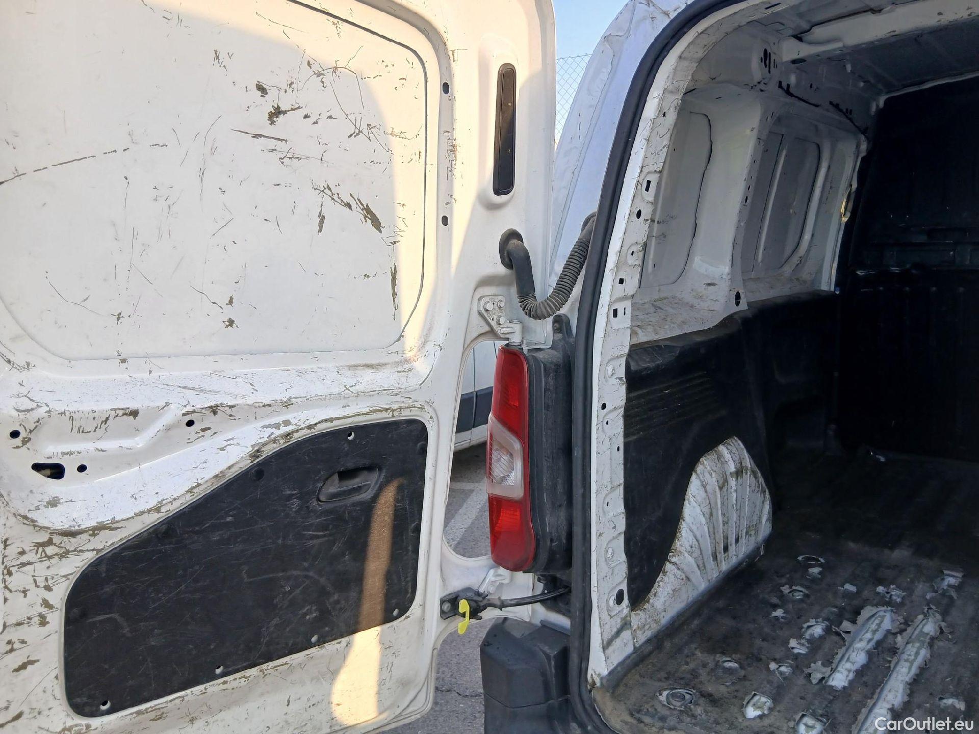  Citroen  Berlingo CITROEN  / 2018 / 3P / furgón derivado de turismo Talla M BlueHDi 100 CONTROL (AC2) #31