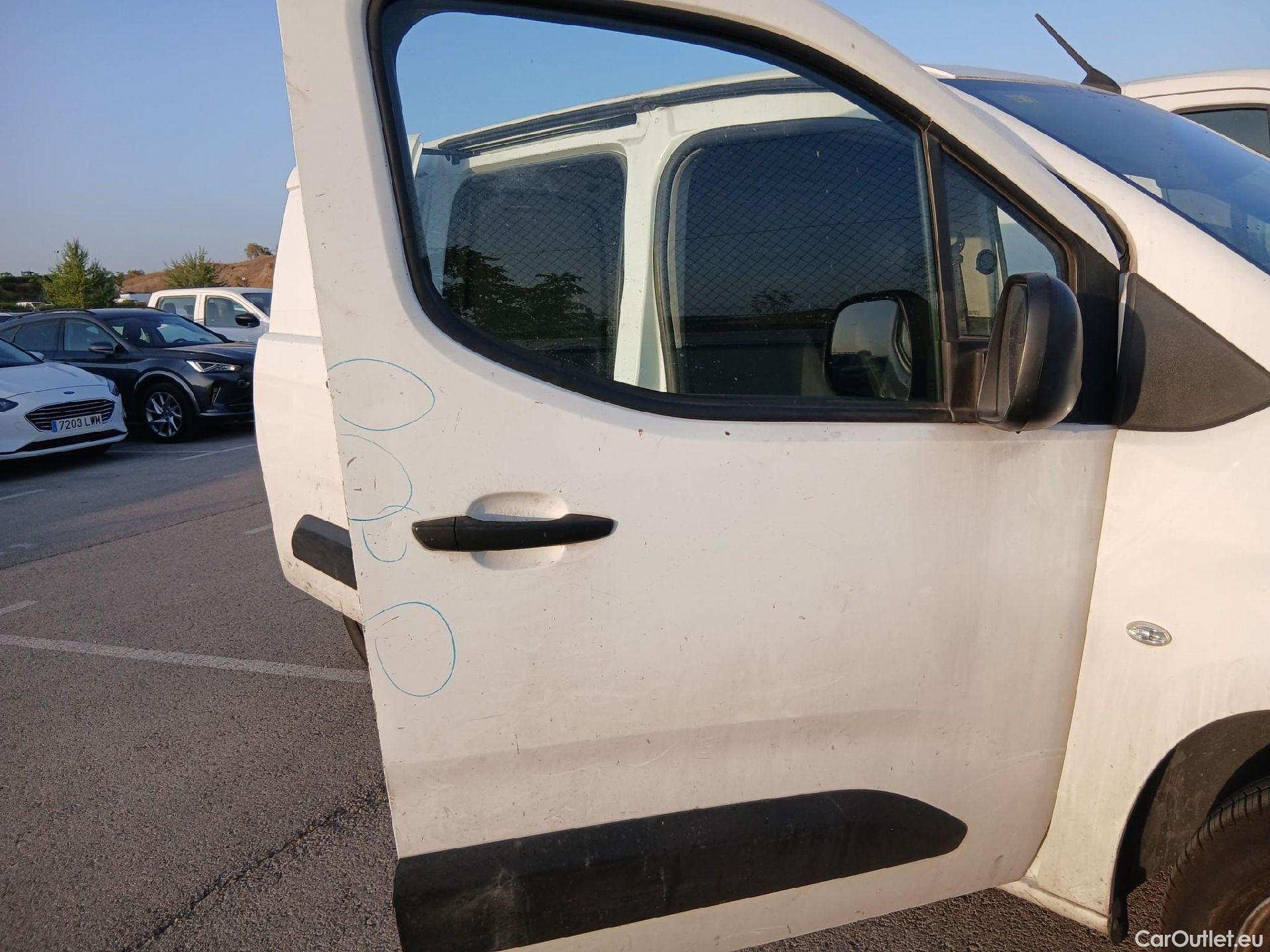  Citroen  Berlingo CITROEN  / 2018 / 3P / furgón derivado de turismo Talla M BlueHDi 100 CONTROL (AC2) #44