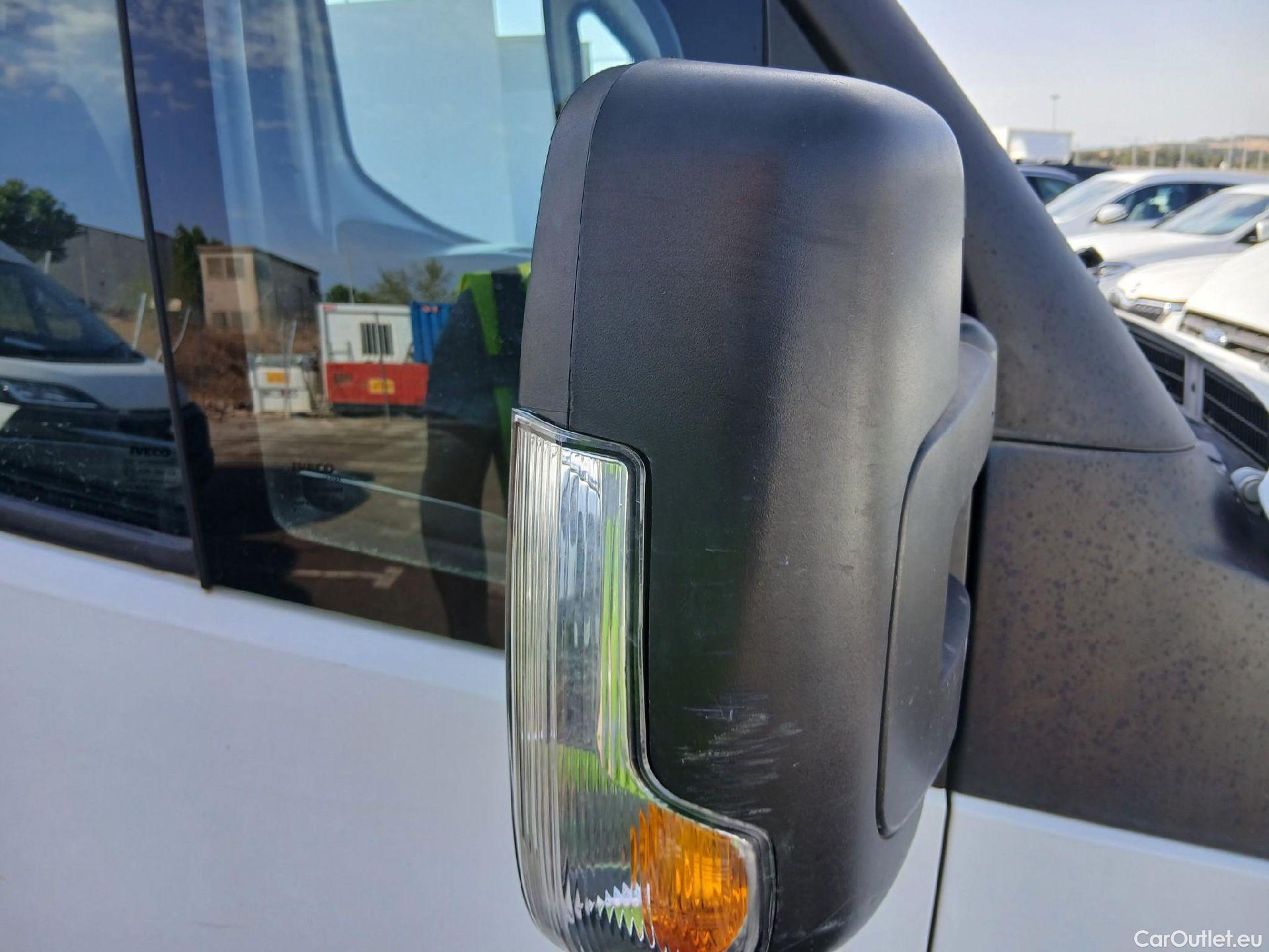  Iveco  Daily IVECO  VU 4p 5G furgón 2.3 TD 35S 14 V 3520L/H3 #46