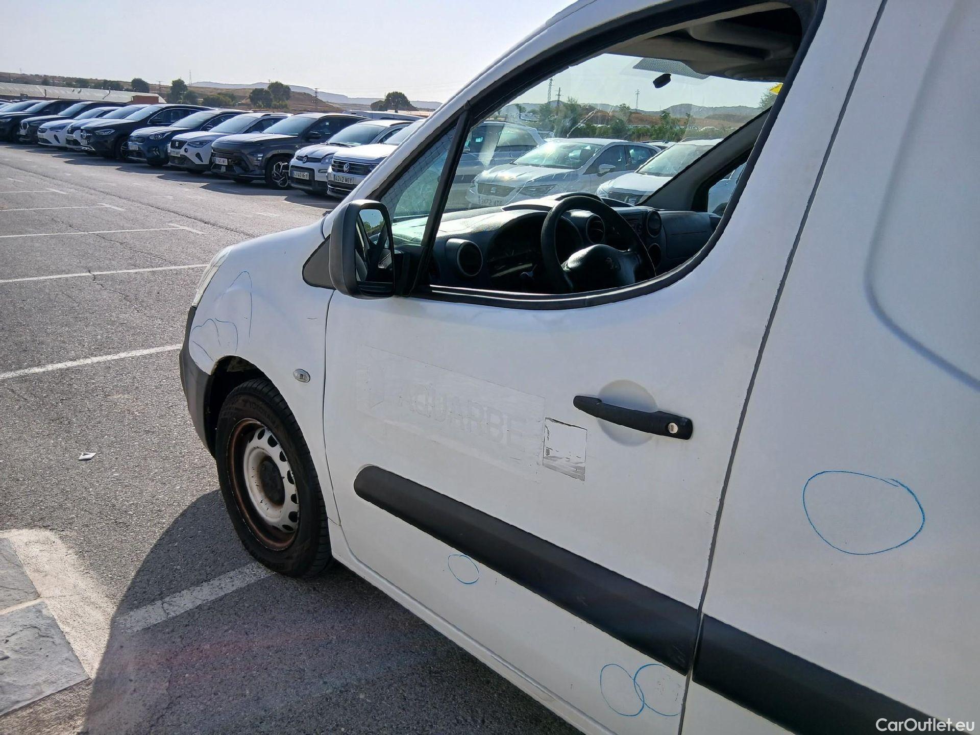  Peugeot  Partner PEUGEOT  VU 3p 2G furgón derivado de Furgón Confort L1 1.6 BlueHDi 100 #5