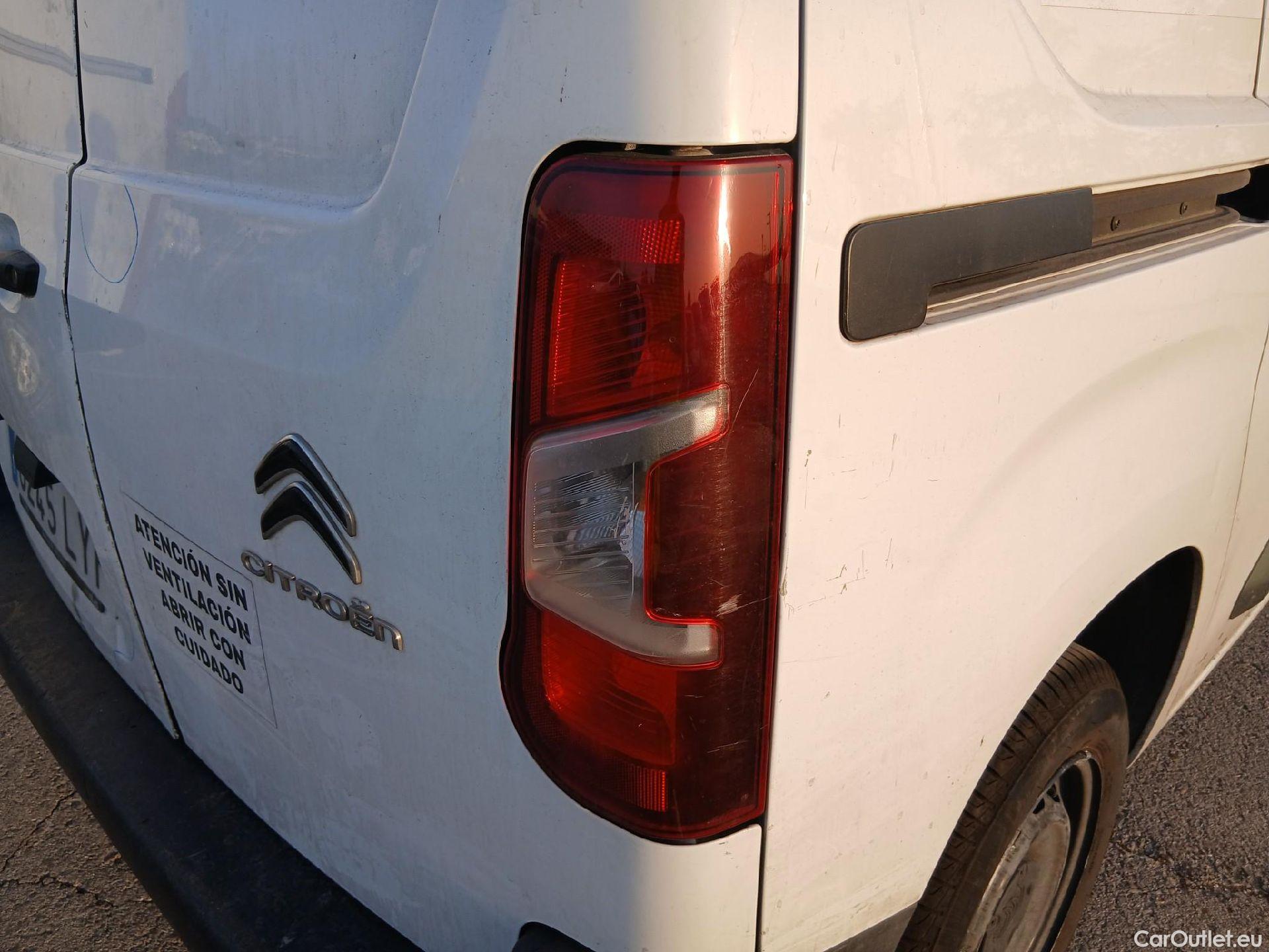  Citroen  Berlingo CITROEN  / 2018 / 3P / furgón derivado de turismo Talla M BlueHDi 100 CONTROL (AC2) #36