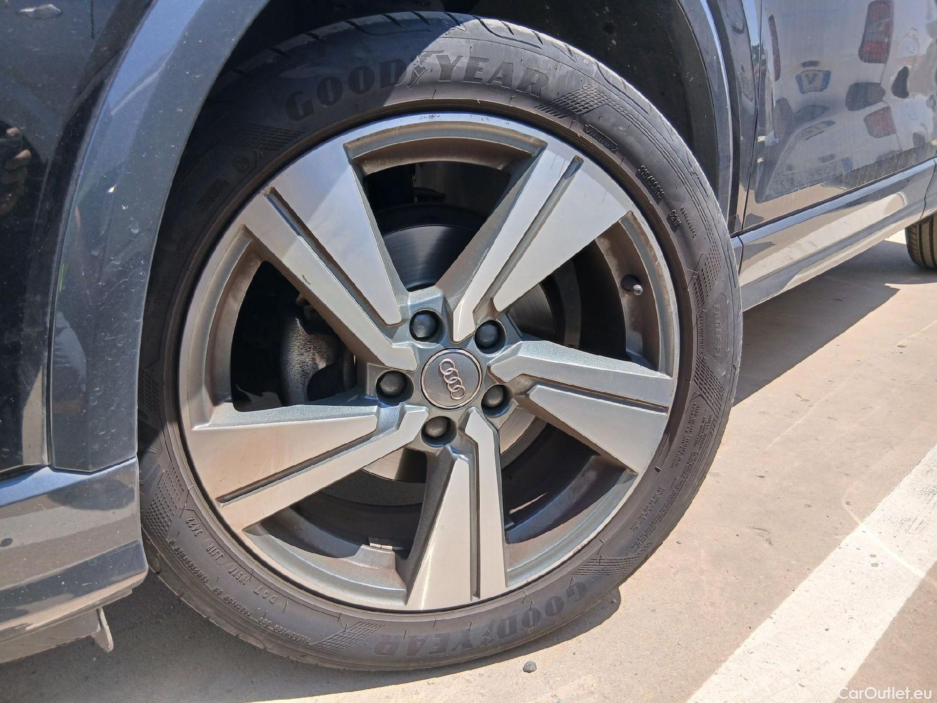  Audi  Q2 AUDI  / 2016 / 5P / todoterreno Design 30 TFSI 85kW (116CV) #20