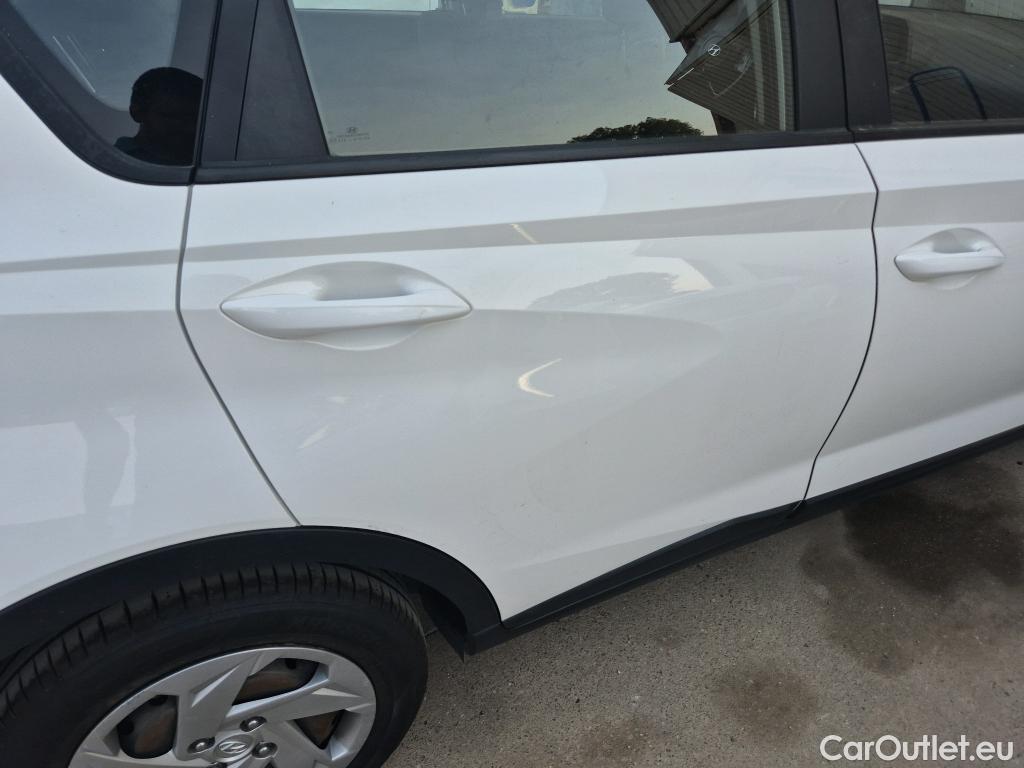  Hyundai  Bayon HYUNDAI  / 2021 / 5P / todoterreno 1.2 MPI Essence #24