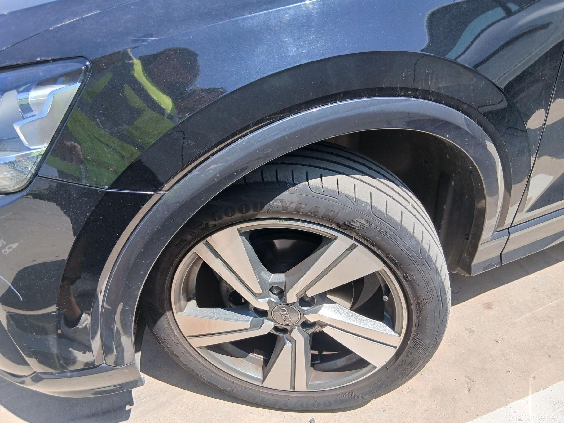  Audi  Q2 AUDI  / 2016 / 5P / todoterreno Design 30 TFSI 85kW (116CV) #22