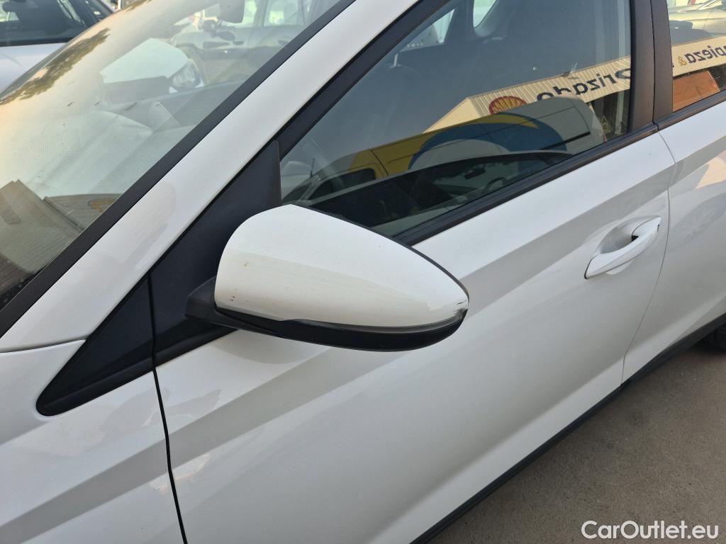  Hyundai  Bayon HYUNDAI  / 2021 / 5P / todoterreno 1.2 MPI Essence #27