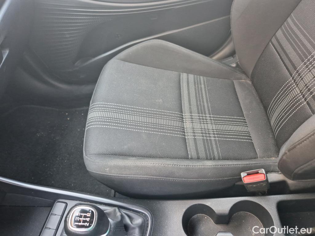  Hyundai  Bayon HYUNDAI  / 2021 / 5P / todoterreno 1.2 MPI Essence #1