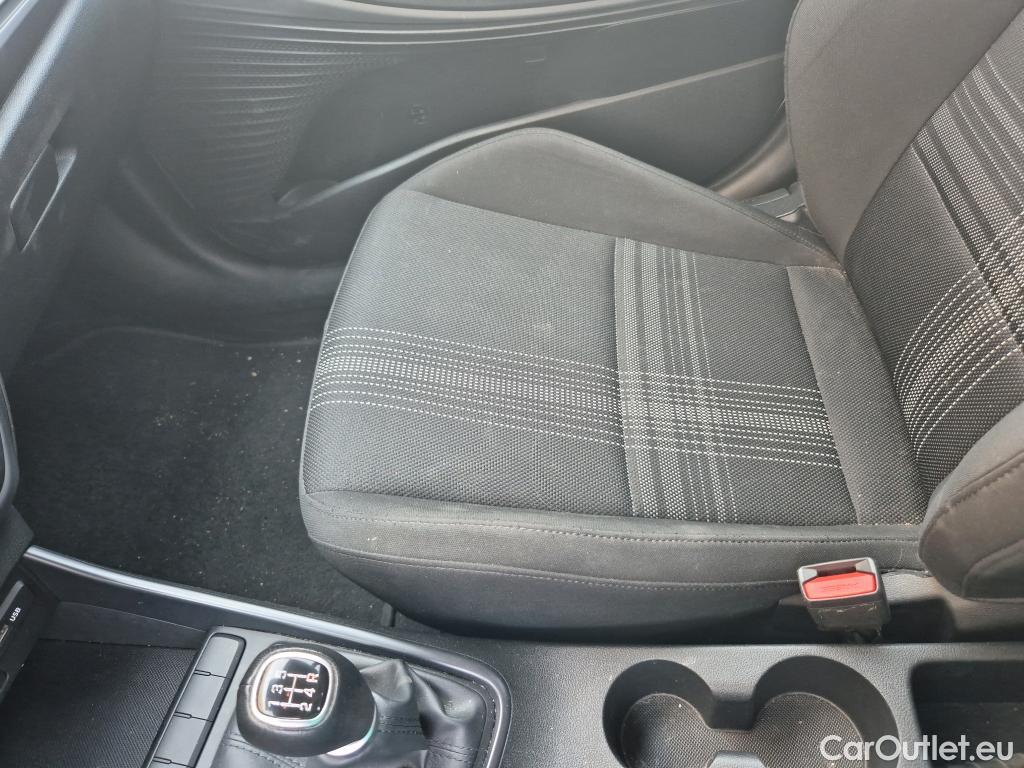  Hyundai  Bayon HYUNDAI  / 2021 / 5P / todoterreno 1.2 MPI Essence #2