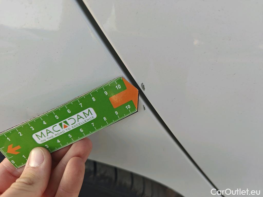  Bmw  Serie 1 BMW  / 2019 / 5P / berlina con portón 116d #32