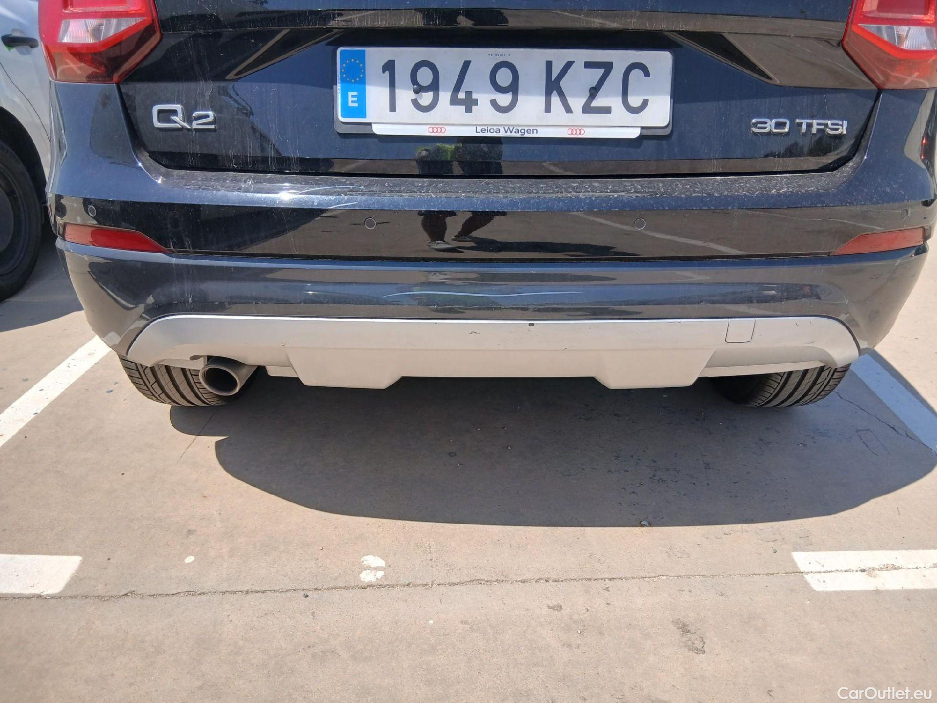  Audi  Q2 AUDI  / 2016 / 5P / todoterreno Design 30 TFSI 85kW (116CV) #32