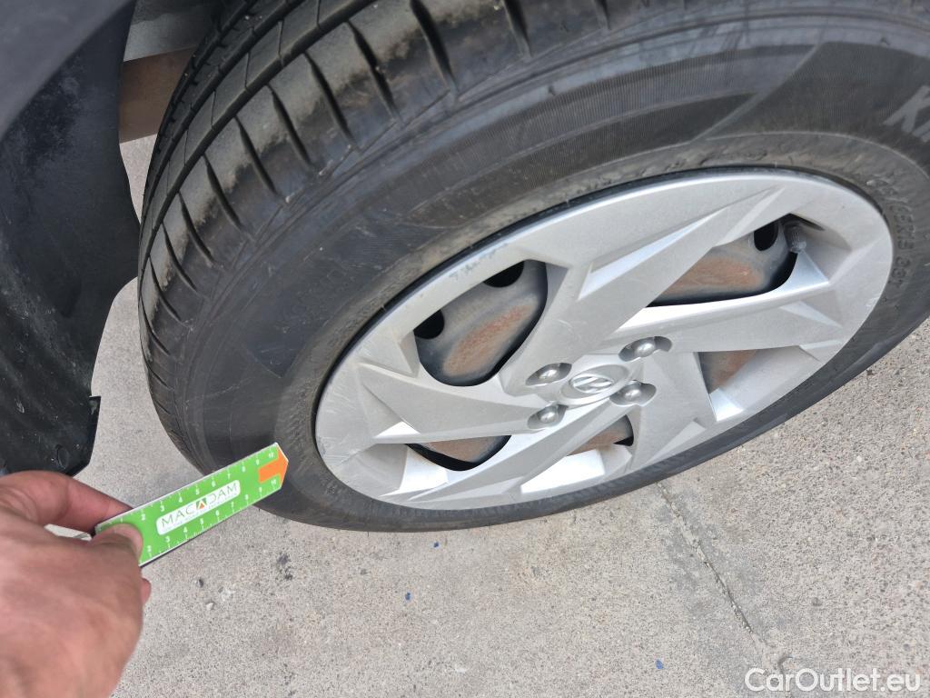  Hyundai  Bayon HYUNDAI  / 2021 / 5P / todoterreno 1.2 MPI Essence #21